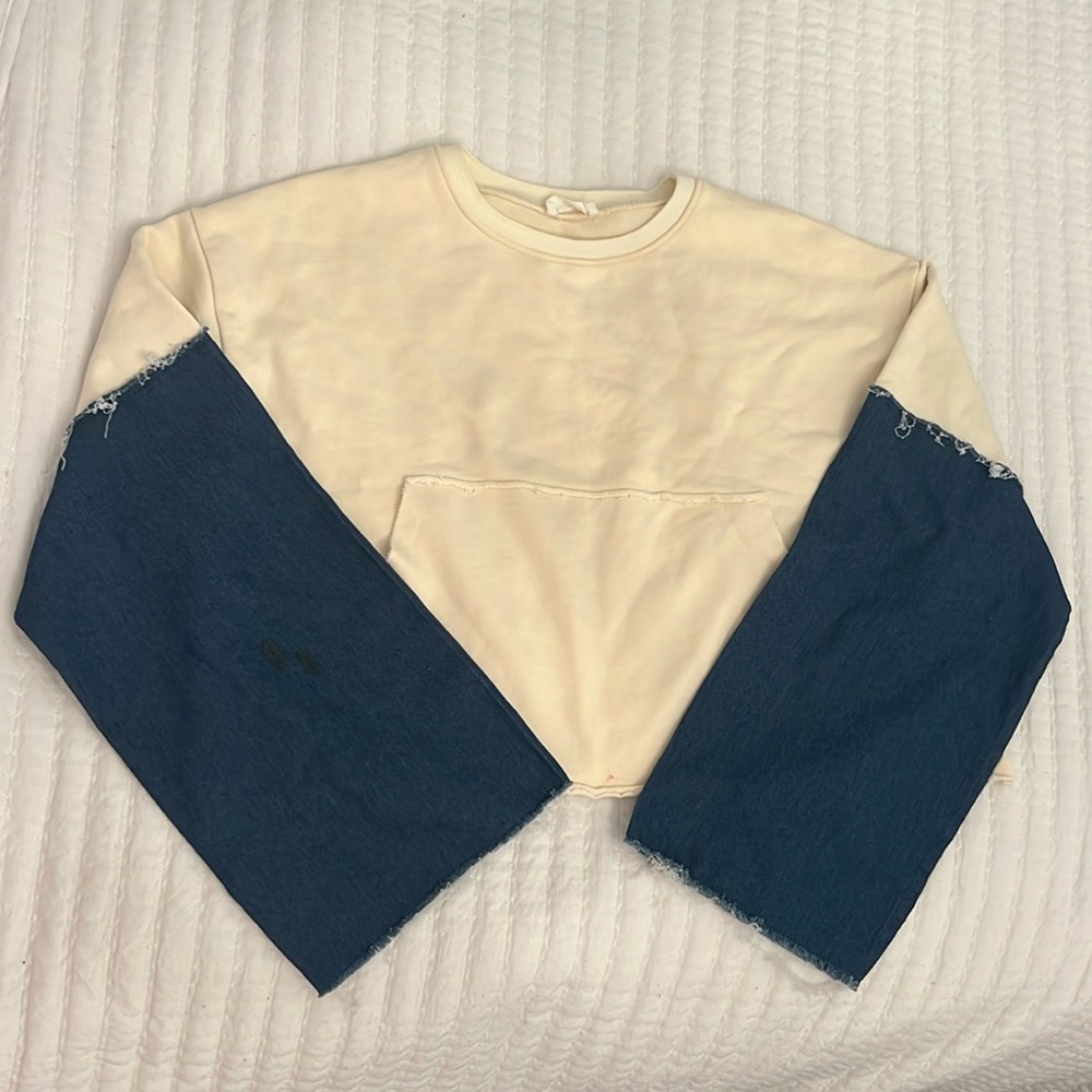 Storia Small Cropped Sweatshirt